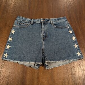 Judy Blue Denim Shorts XL High Rise Star Detail Distressed Cutoff Raw Hem Stretc